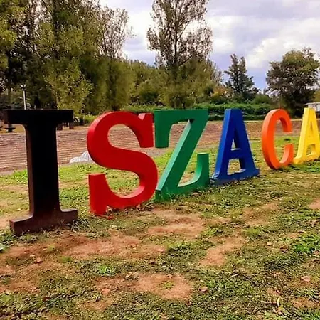 Tisza Camping *